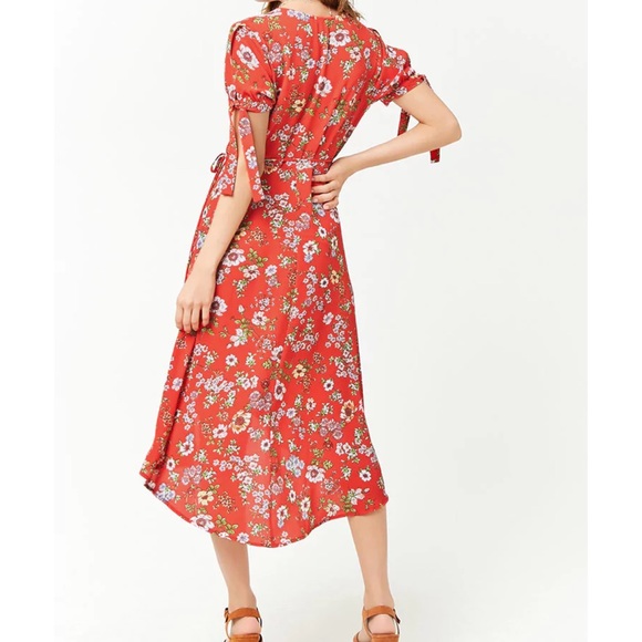 Forever 21 floral surplice wrap midi dress - Picture 4 of 11